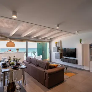 I Mori Luxory - Attico Mansardato Con Incantevole Vista Mare SantʼAgata di Militello